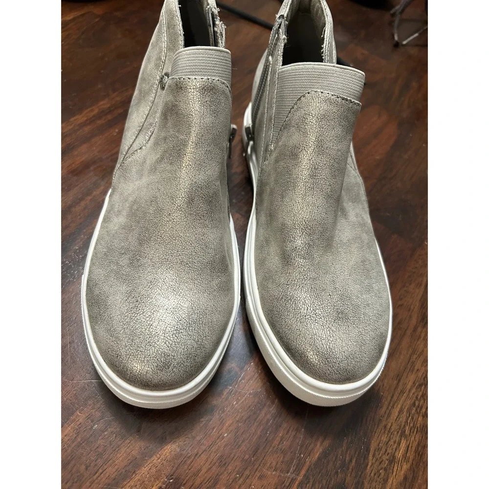 Yellow Box Maxon Wedge Sneakers Pewter Metallic Distressed High Top Slip On 7‎